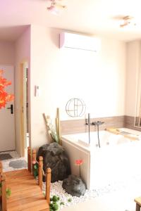 Φωτογραφία από το άλμπουμ του Loveroom Japon avec balnéothérapie στην Τουλόν