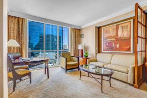8th Flr MGM Signature Studio, Strip View, No Fee的休息区
