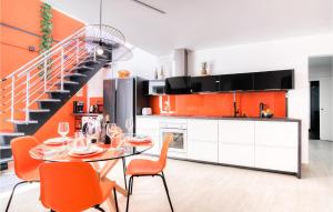 Köök või kööginurk majutusasutuses 2 Bedroom Cozy Home In Santa Pola