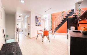 Köök või kööginurk majutusasutuses 2 Bedroom Cozy Home In Santa Pola