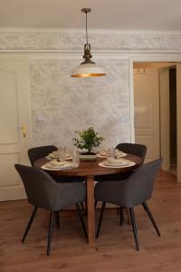 Fotografie z fotogalerie ubytování Ferienwohnung Waldborn-Suite an der Mosel v destinaci Zell an der Mosel