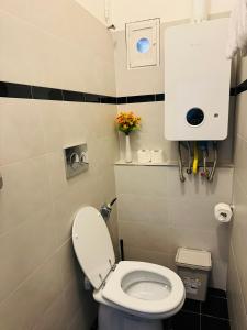 A bathroom at B&B Rome Terminal House