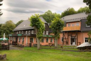 Gallery image of Restaurant & Pension Forsthaus Hain in Oybin