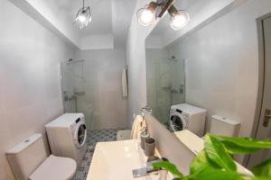Ένα μπάνιο στο Lydia's Apartments +42 φωτογραφίες