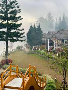 Κήπος έξω από το Punam Rukthai Resort
