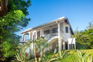 Taman di luar Apricari House Stunning Views 3 BDRM and Pool