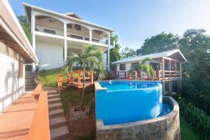 Kolam renang di atau dekat dengan Apricari House Stunning Views 3 BDRM and Pool