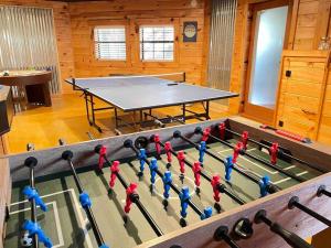 Herní místnost v ubytování Summer by the Creek - Hot Tub - Game Room - Fishing + 21 fotografií