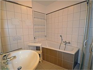 Et badeværelse på Villa Böck 9 Comfortable holiday residence