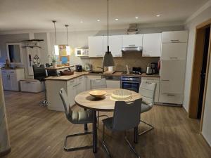 Η κουζίνα ή μικρή κουζίνα στο Vakantieappartement Eldeufer I