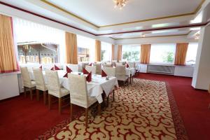 Hotel Alpina的休息区