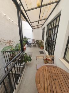 Balkón nebo terasa v ubytování Fashionable Base in Central Athens in the Old Tailor Factory
