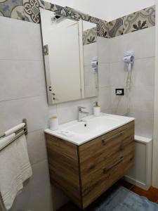 A bathroom at Camurria Sicilian B&B