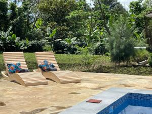 Bazén v ubytování Tanzania Safari Lodge nebo v jeho okolí