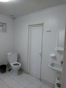 Ένα μπάνιο στο Sevan Guest House