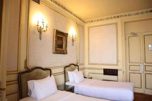 Postel nebo postele na pokoji v ubytování Windsor Palace Luxury Heritage Hotel Since 1906 by Paradise Inn Group