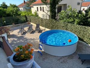 The swimming pool at or close to Holiday Home Ninna
