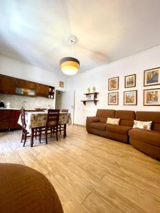 Khu vực ghế ngồi tại Casa Akragas