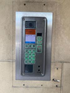 Gallery image of Spacious, bright, modern flat in Brentwood