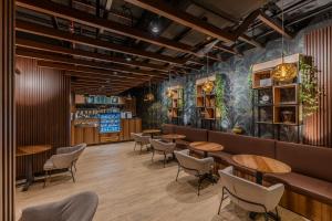 Area lounge atau bar di Al Shohada Hotel