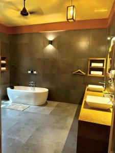Koupelna v ubytování Art Yala Boutique Resort