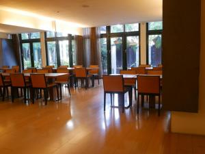 Shanshuiyue Hotel tesisinde bir restoran veya yemek mekanı