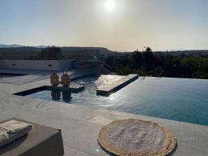 The swimming pool at or close to DIEVANDI SEAVIEW VILLA