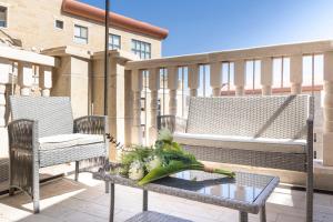 Μπαλκόνι ή βεράντα στο Stylish 1 Bedrooms Parking At City Gate