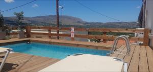 A general mountain view or a mountain view taken from the holiday home