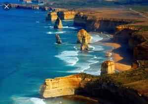 an aerial view of the apostles of the great ocean road at D110 Sweet Melon super stay-fantastic in Braybrook