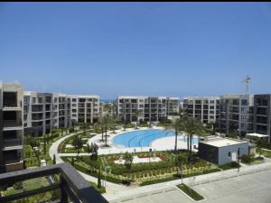 Bazén v ubytování القاهره المعادى nebo v jeho okolí + 6 fotografií