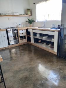 Kuchyň nebo kuchyňský kout v ubytování Deminimalistmanor