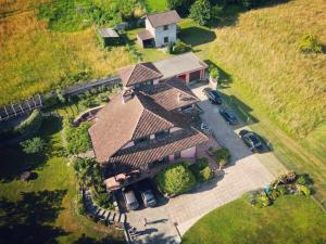Letecký snímek ubytování Foresteria Villa Simona
