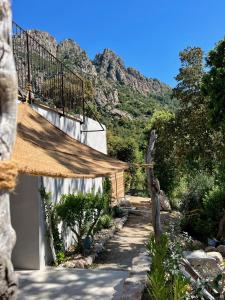 Nespecifikovaný výhled na hory nebo výhled na hory při pohledu z bed and breakfast + 54 fotografií