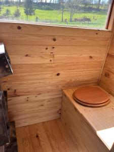 Fotografie z fotogalerie ubytování Cabane au bord d'un étang v destinaci Saint-Pierre-Eynac