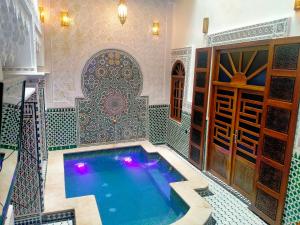 Bazén v ubytování Riad Diamant Bleu nebo v jeho okolí
