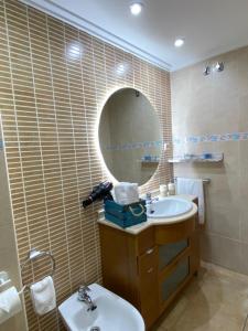 A bathroom at Apartamento cerca del mar