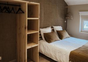 Postel nebo postele na pokoji v ubytování Studio Etoile Carnot au cœur de la vieille ville