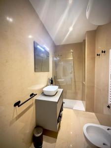 Et badeværelse på Dimora PugliaMí + 17 billeder