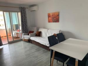 Część wypoczynkowa w obiekcie SERVICE APART LAZARO- Apartamentos Aguamarina 49
