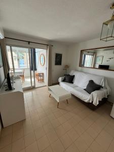Zdjęcie z galerii obiektu Service Apart Lazaro - Edificio Aguamarina 15 w mieście Calpe