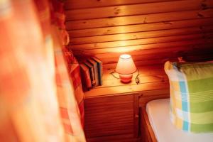 Postel nebo postele na pokoji v ubytování Blockhaus 2 + 17 fotografií