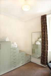 Gallery image of Chic & bright flat near Holyrood Park in Edinburgh