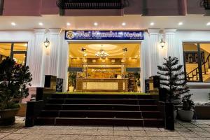 Facaden eller indgangen til Mai Khanh Hotel