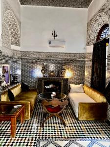 Posezení v ubytování Riad Damia Suite &Spa