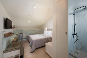 Baðherbergi á Theros Serenity Suites
