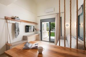 Mynd úr myndasafni af Theros Serenity Suites í Olympiada