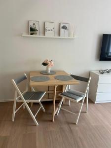 TV a/nebo společenská místnost v ubytování Ferienwohnung Weiss