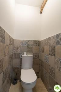 Bagno di Maison d'hôtes "La Clef des Champs" Piscine Ortance
