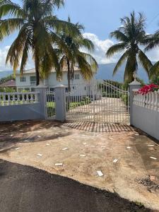 Φωτογραφία από το άλμπουμ του The White House σε Top Hill